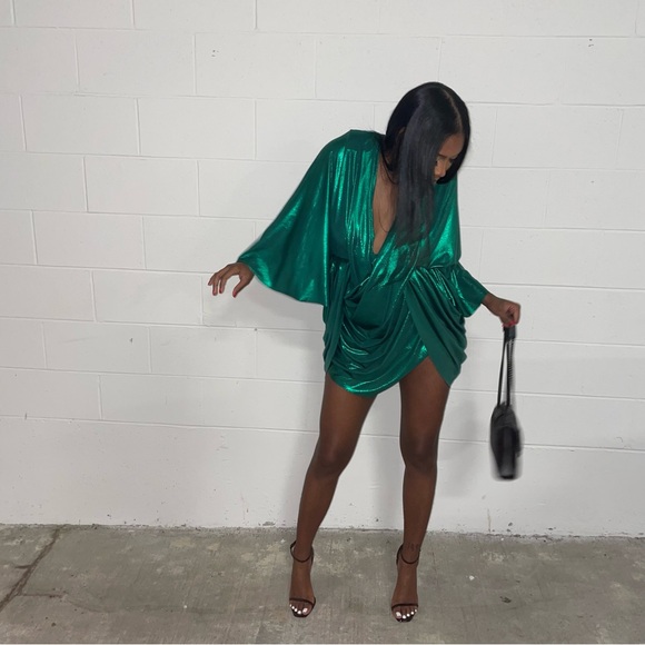 Green Ellae Lisque Dress - Picture 2 of 3